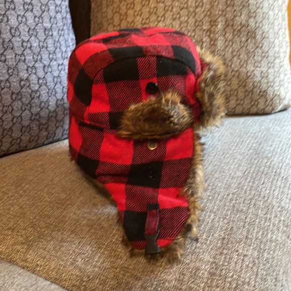 Red and black lumberjack fur trappers hat - Picture 4 of 11